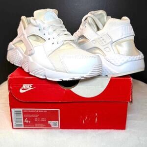 Nike Huarache Run GS “White / Pure Platinum” – 654275-110 | 4Y/5.5W